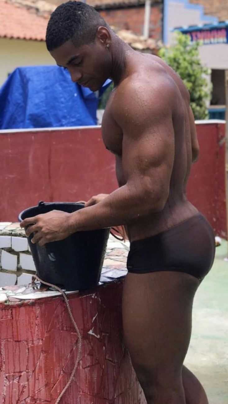 Модель Биг Блэк эбони ass hole