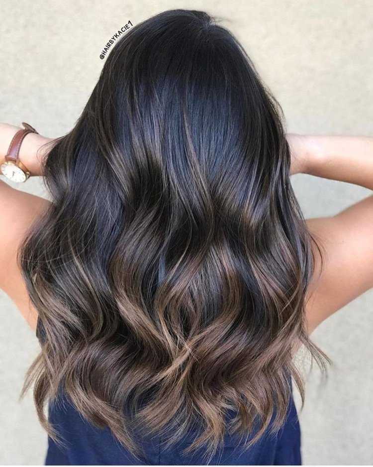 Растяжка на черные волосы