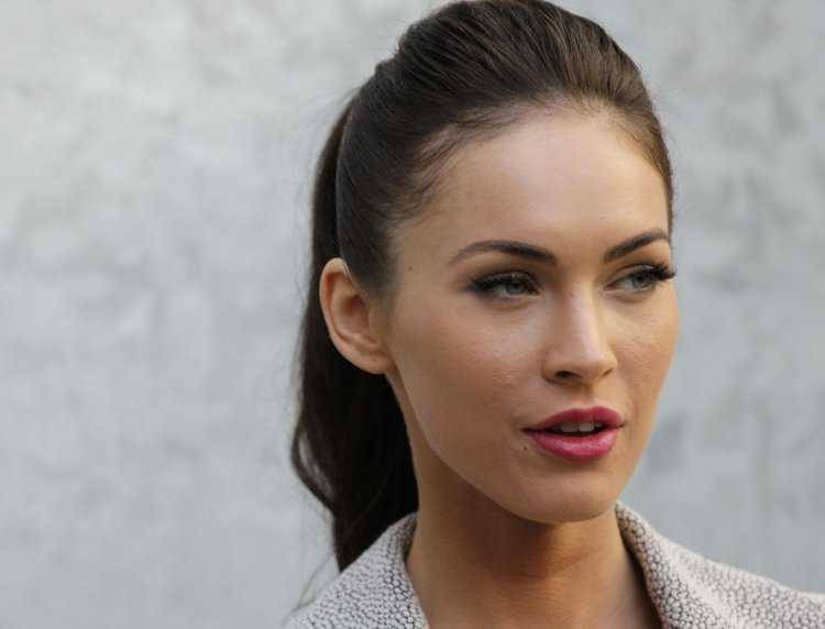 Актрисы брюнетки с большим носом66