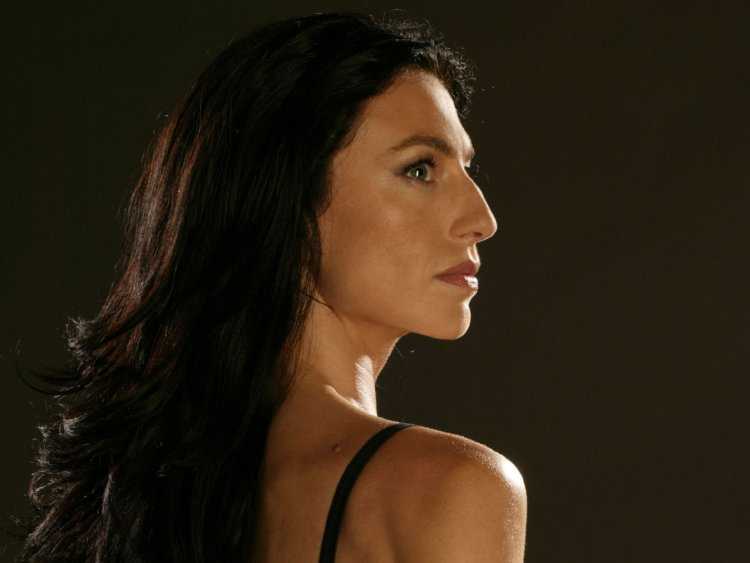 Актрисы брюнетки с большим носом6