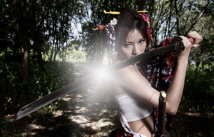 Катана девушка