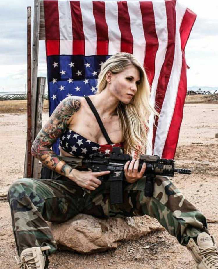 Девушка пехотинец США