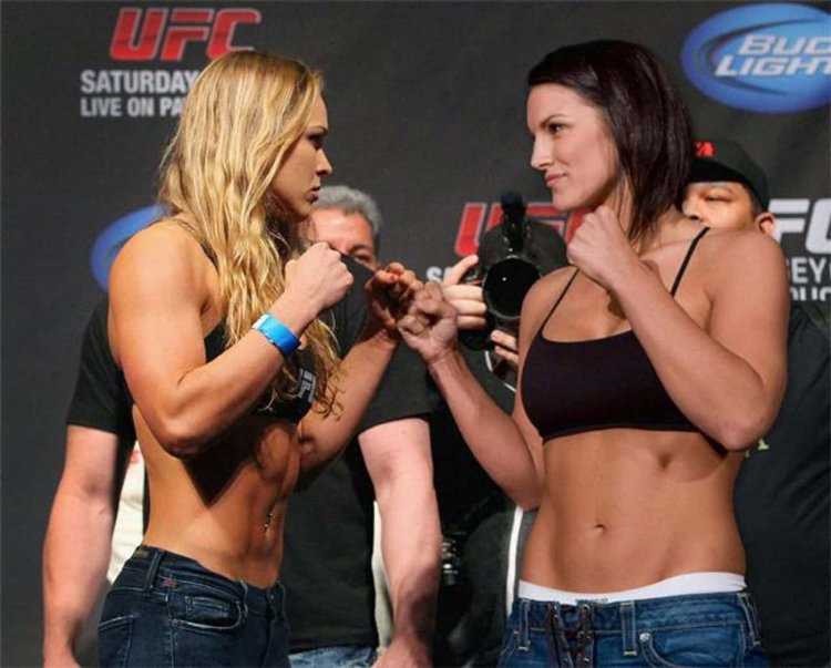 Джина Карано и Ронда Роузи бой