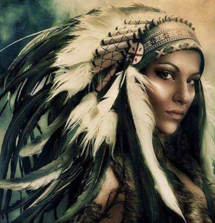 Девушка в индейском головном уборе