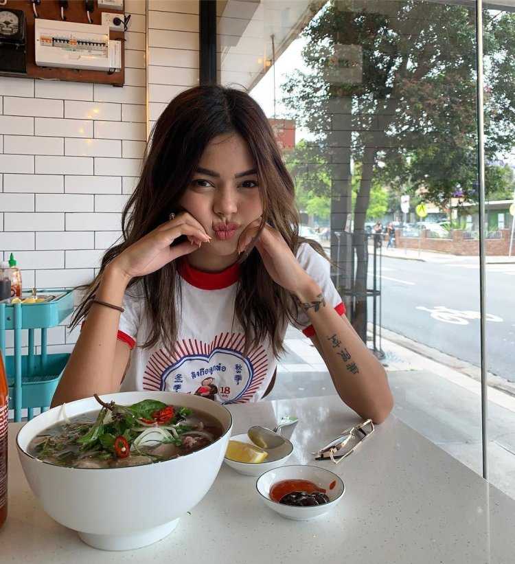 Лили Маймак селфи