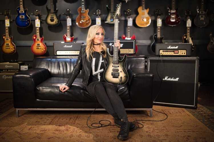 Нина Страусс