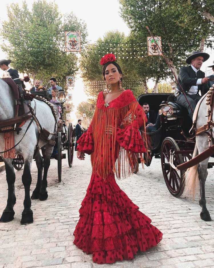 Девушка в шляпе