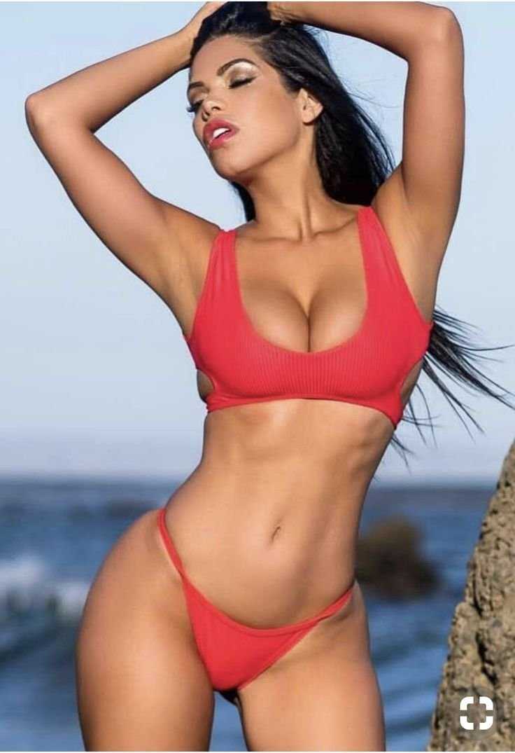 Латиноамериканские девушки в купальниках