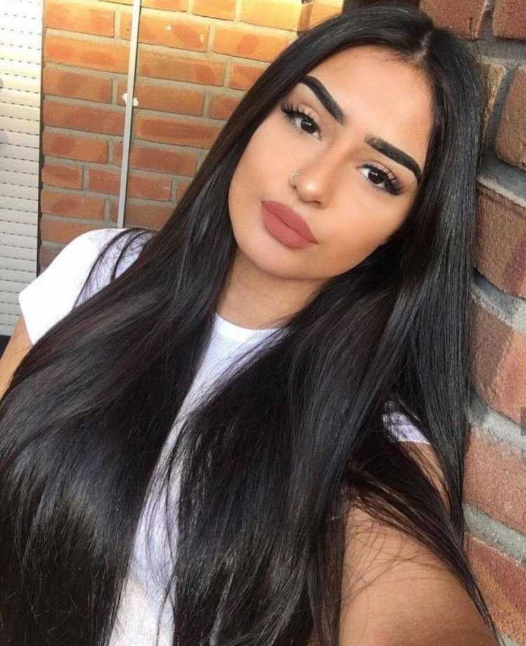 Черные волосы и черные брови