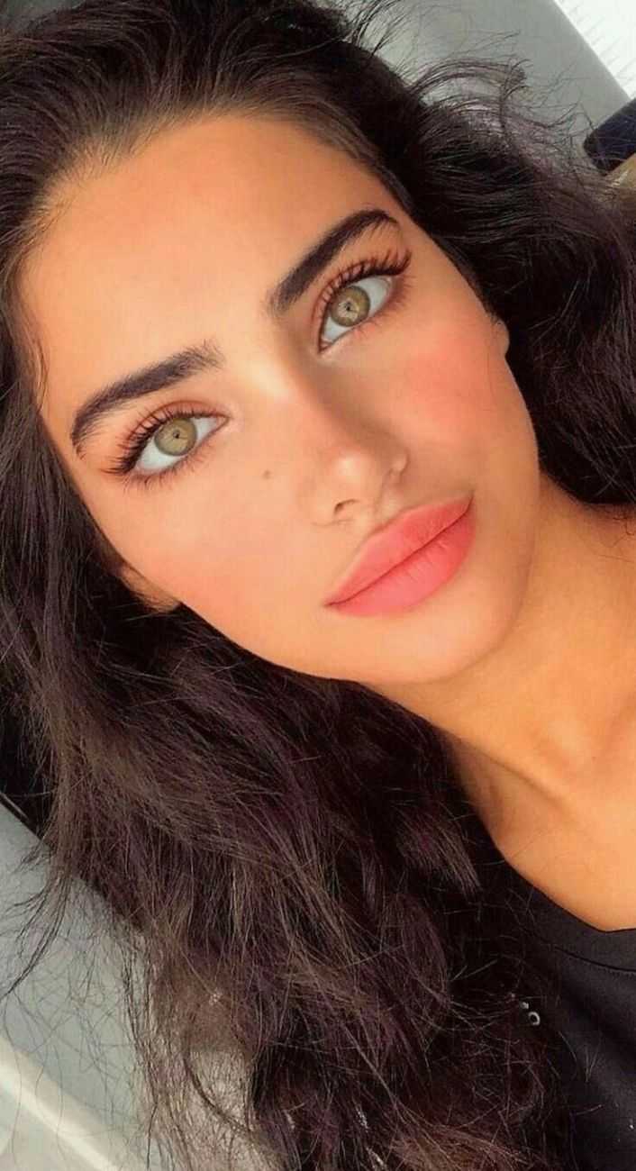 Негин Галавант 17-летняя иранка