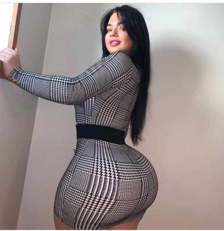 Jailyne Ojeda Ochoa в джинсах