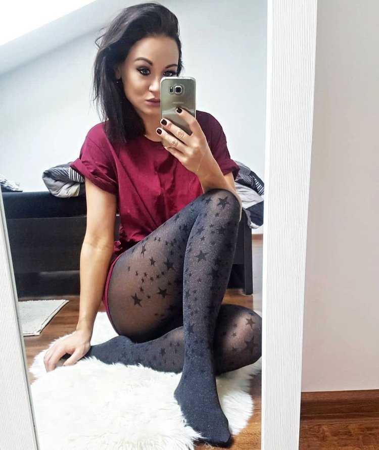 Селфи девушек в колготках