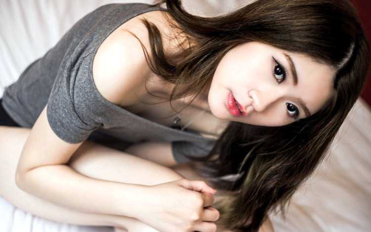 Черноволосые азиатки