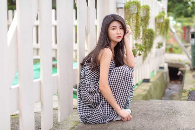 Азиатские девушки в полный рост розовый