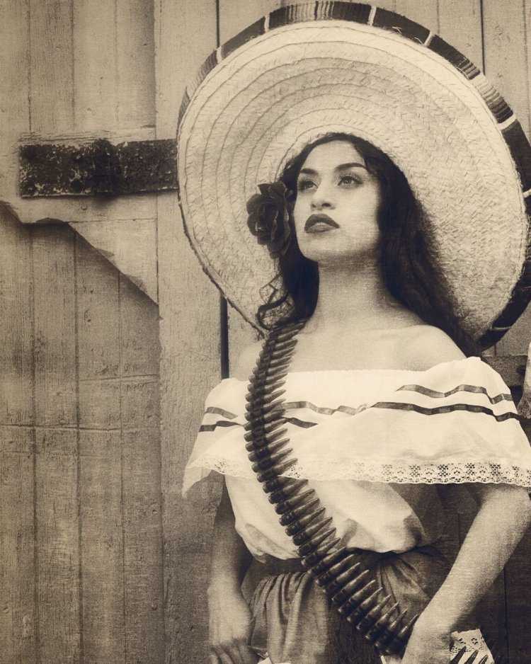 Мексиканские революционерки прически