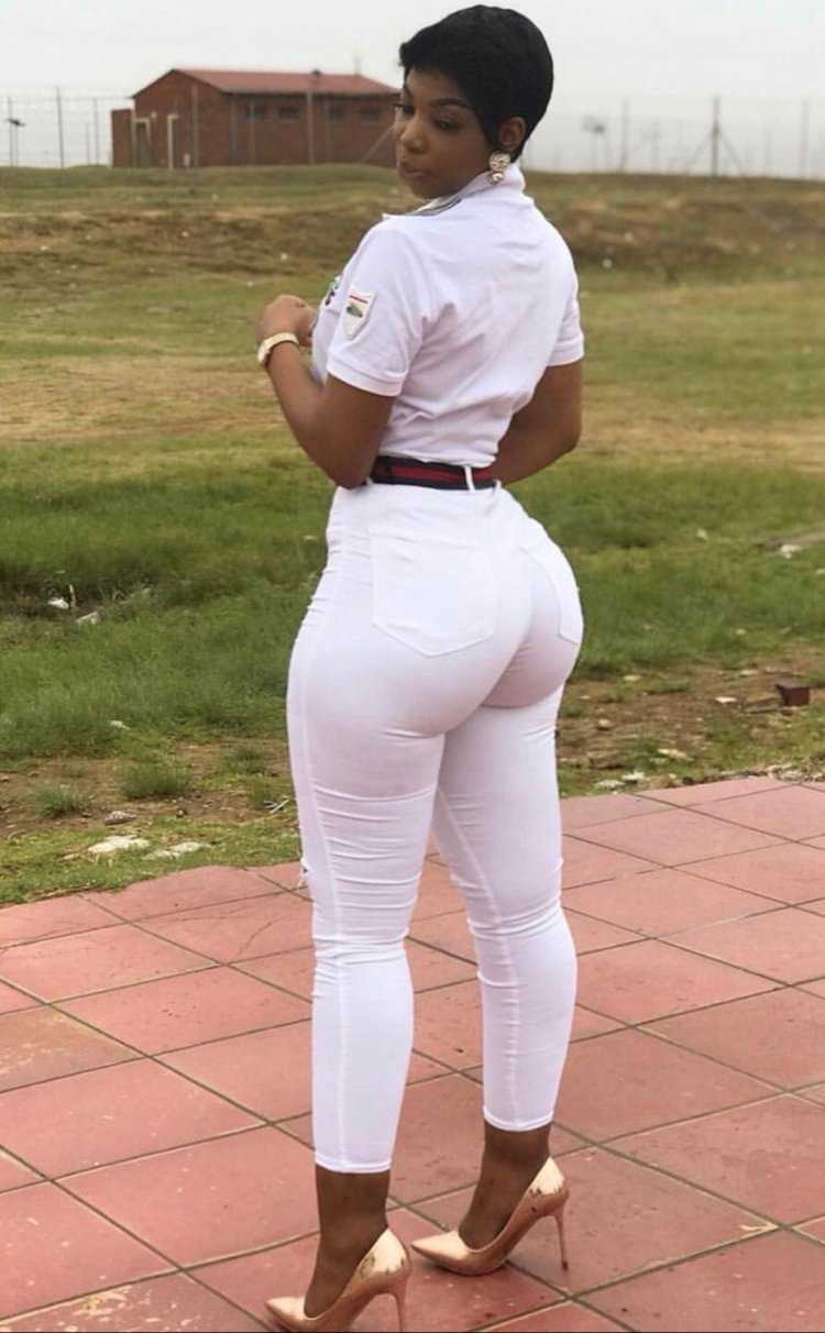 Большие попы в длинных юбках