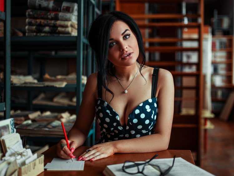 Ханна Бернард Мисс библиотекарша