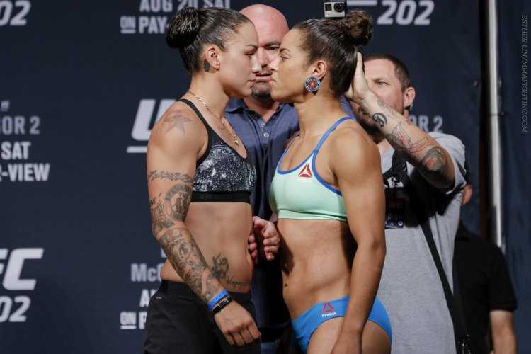 Взвешивание ММА женщины