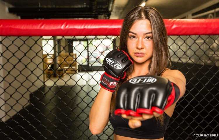 Боец юфс Джина Карано