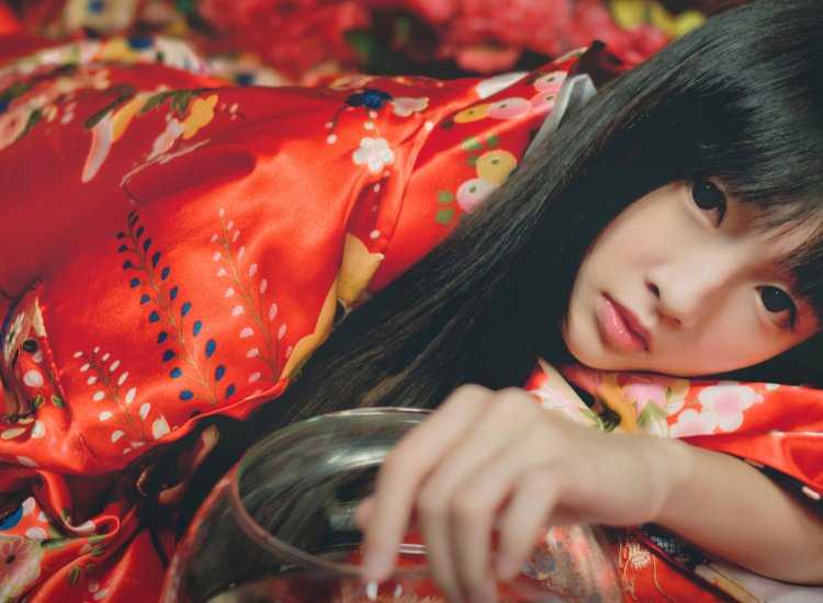 Красивые азиатские девушки в кимоно