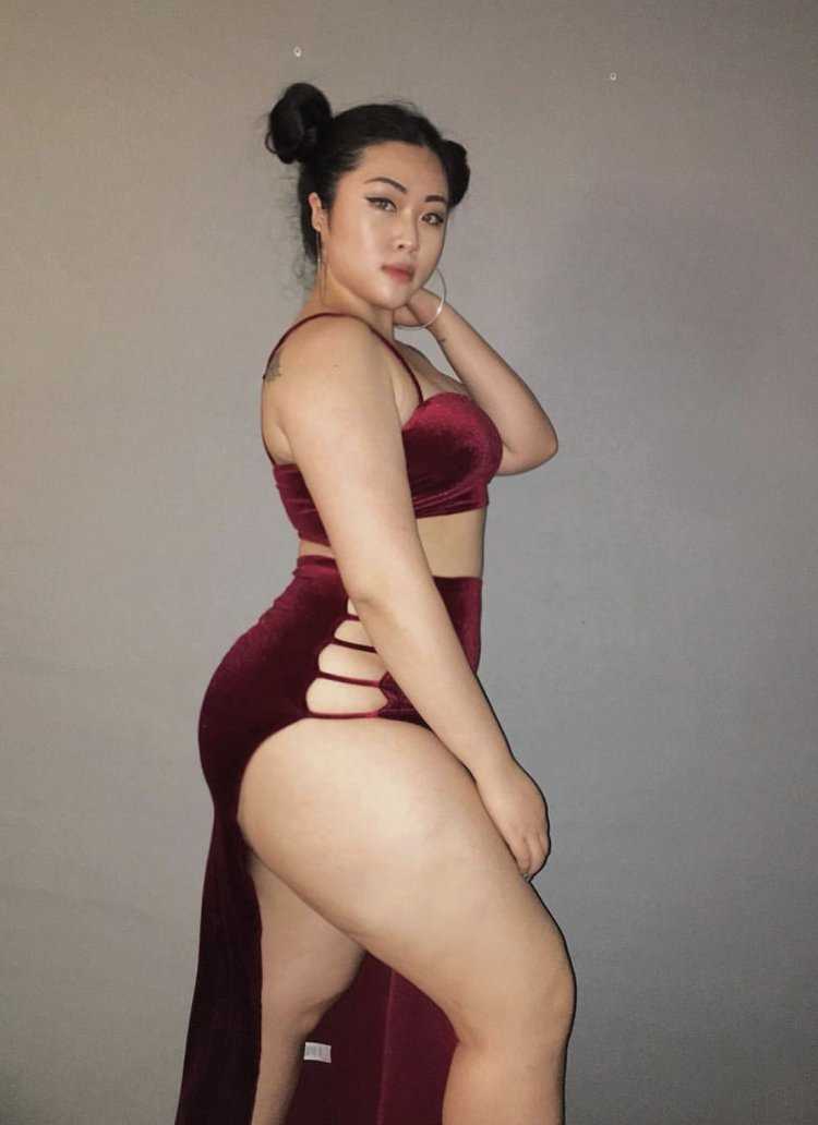 Айя Кавасаки в белье