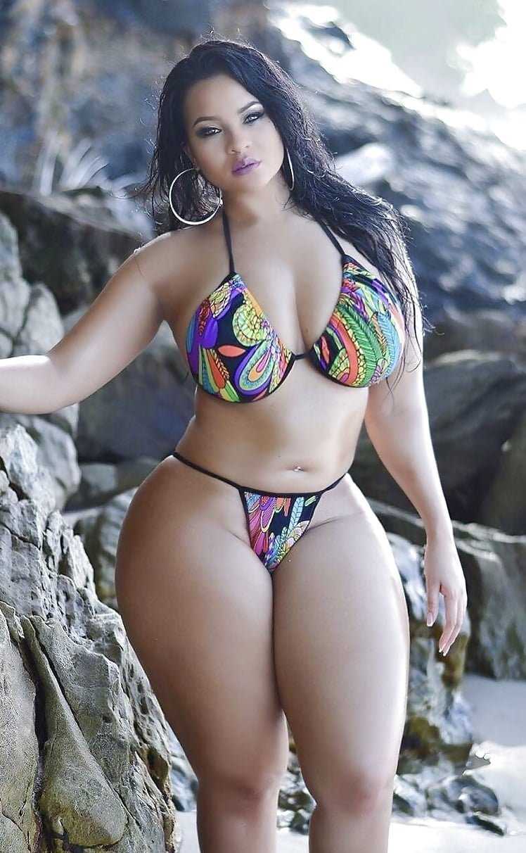 @Djhannahb Hannah в бикини