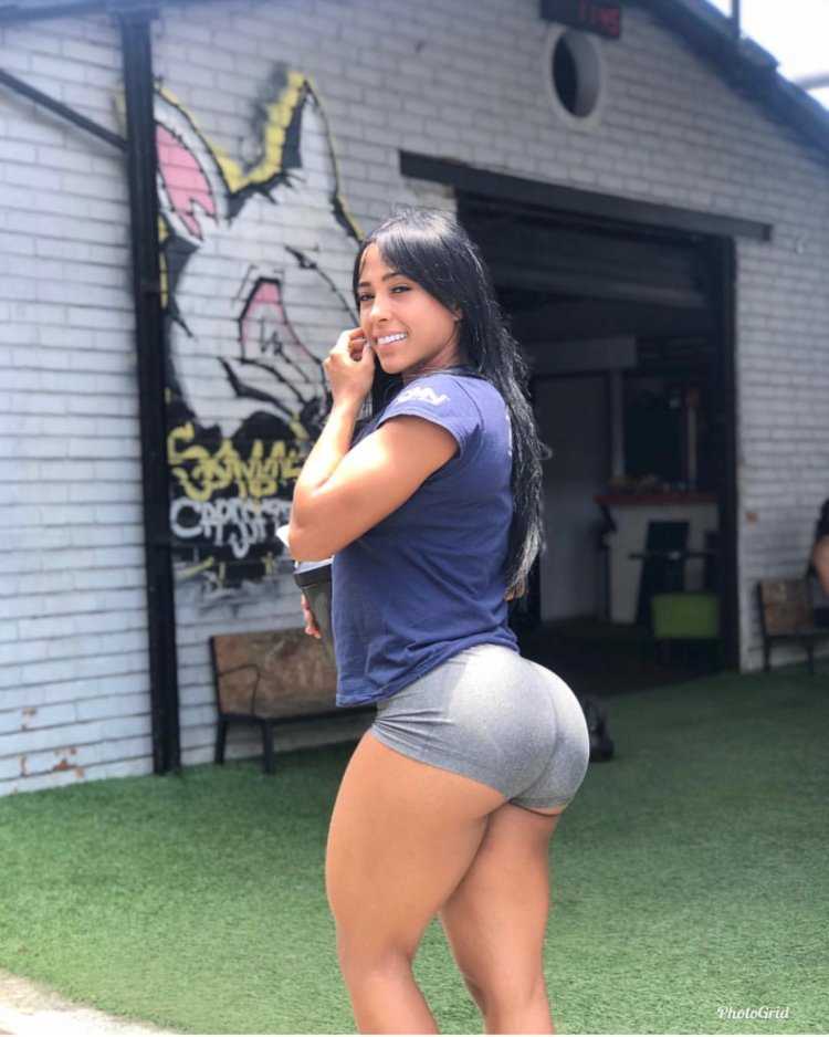 Девочки с большими попами подсмотренное