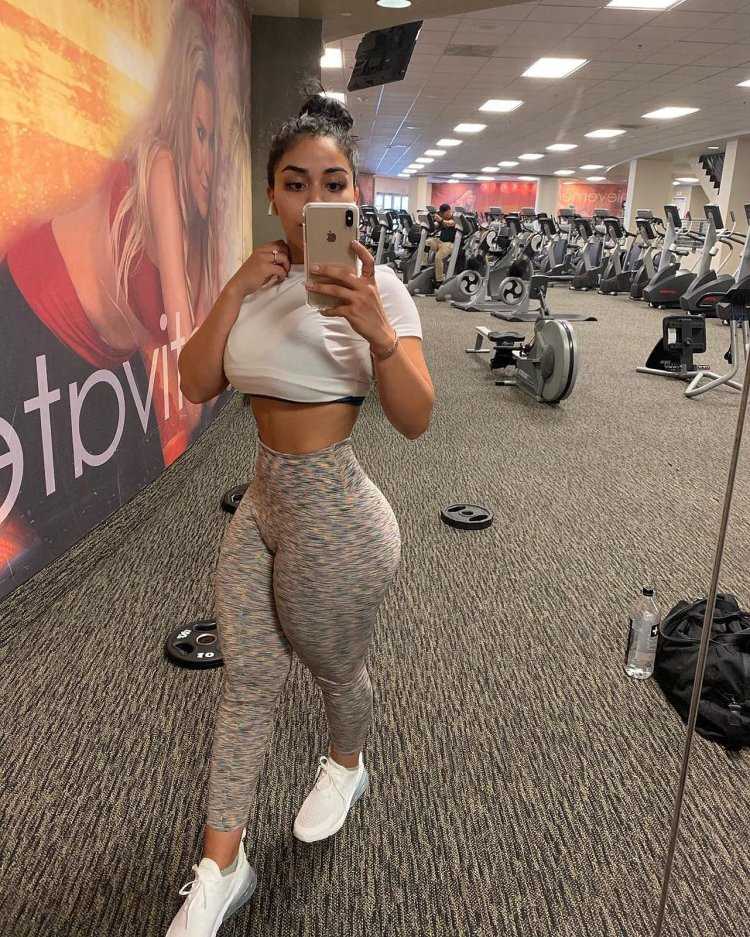 Linda Durbesson butt