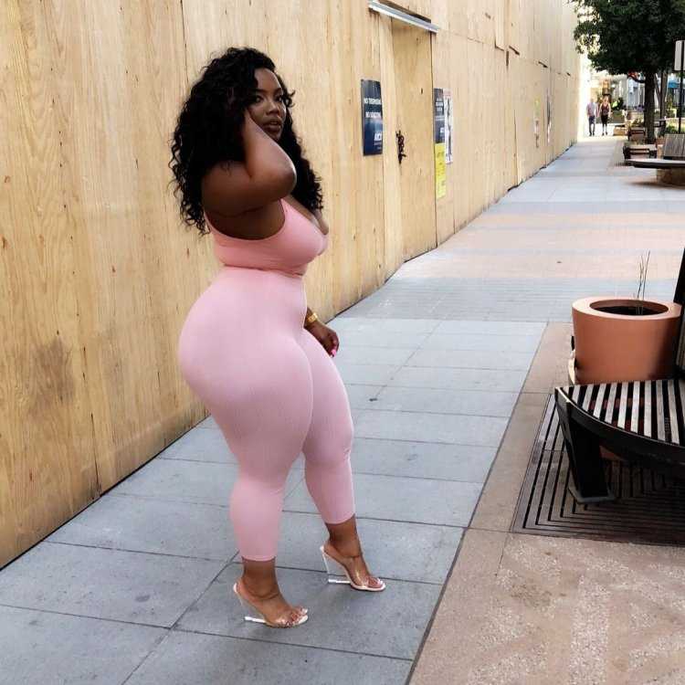 Биг асс Монстер курвес