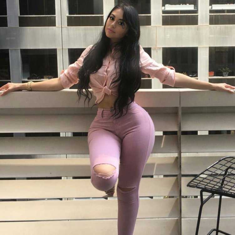 Jailyne Ojeda лосина