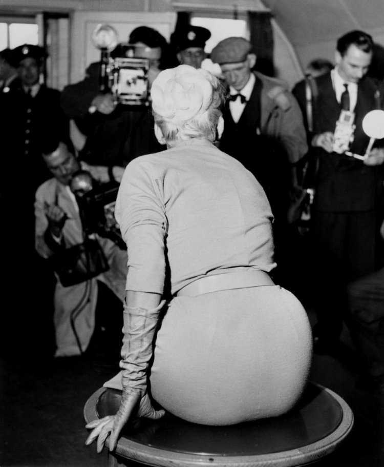 Женщины с большими попами ретро