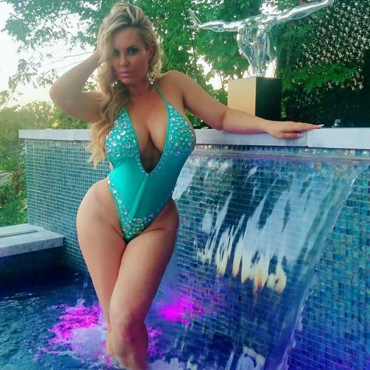 Стефани Виада Plus Size бикини