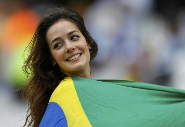 Болельщицы ЧМ 2014