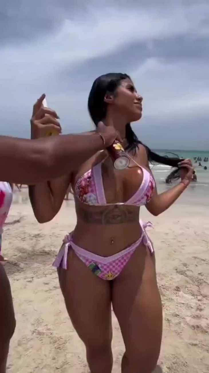 Бразильские девушки на улицах27