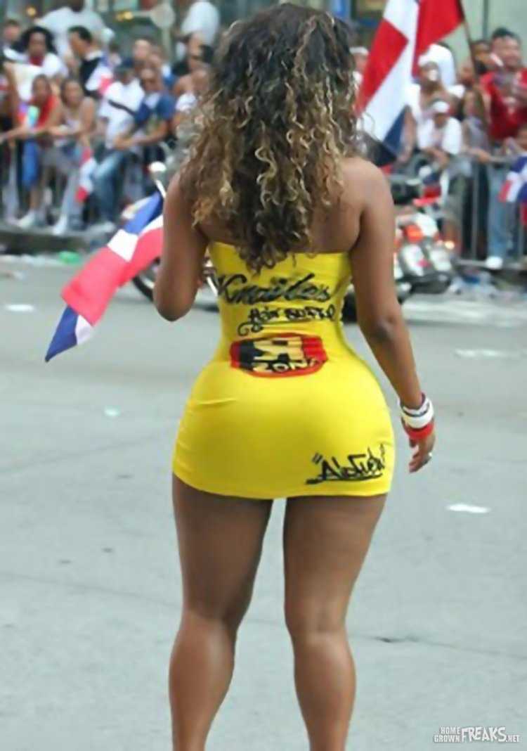 Бразильянки в мини платьях