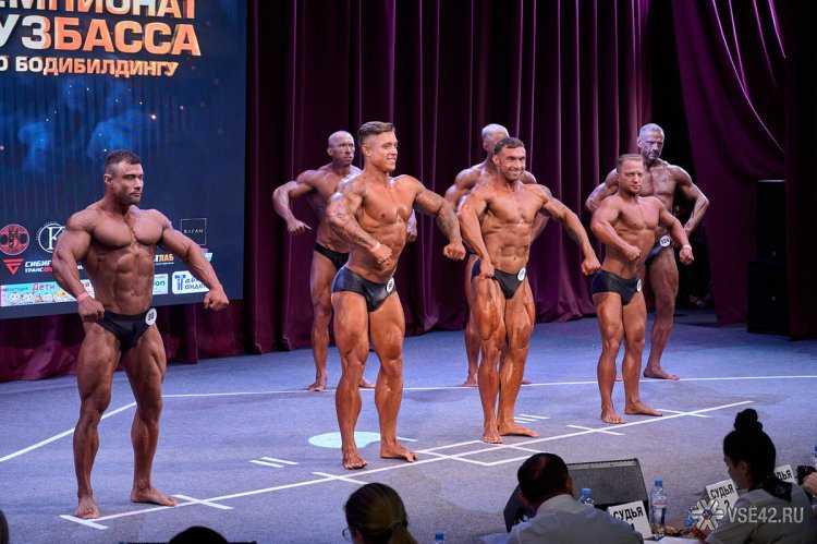 Брюнетка бодибилдер8