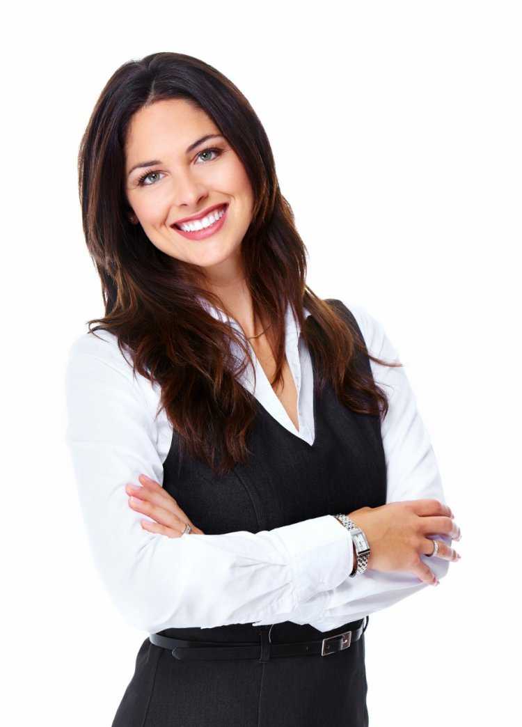 Девушка улыбается