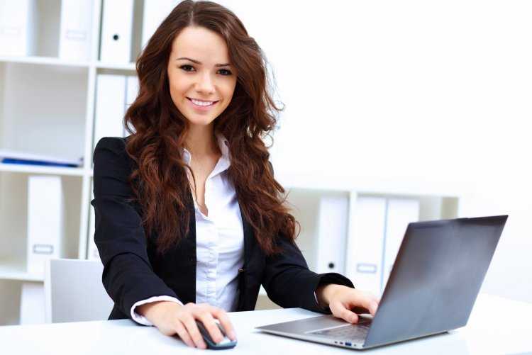 Девушка офисный работник