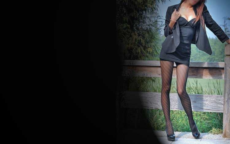 Длинные ноги короткая юбка