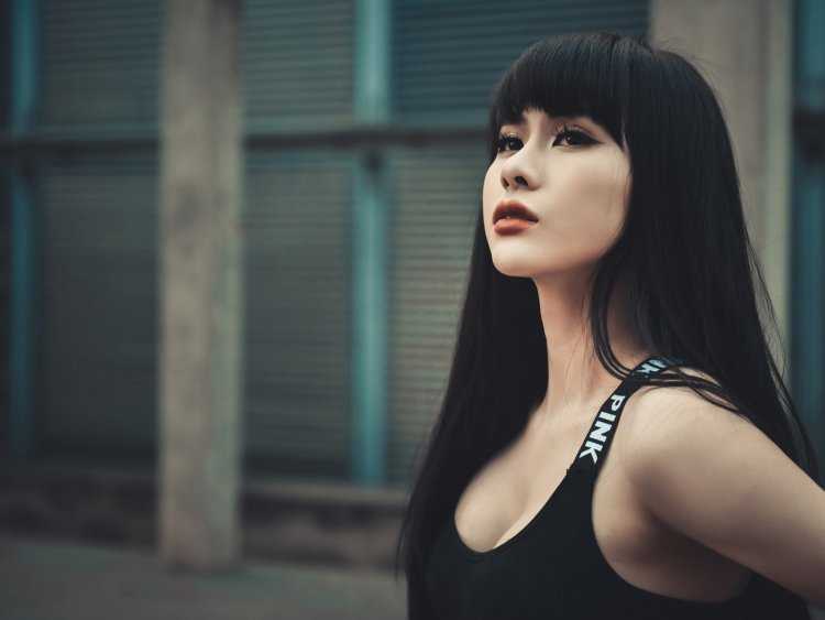 Азиатские девушки с черными волосами