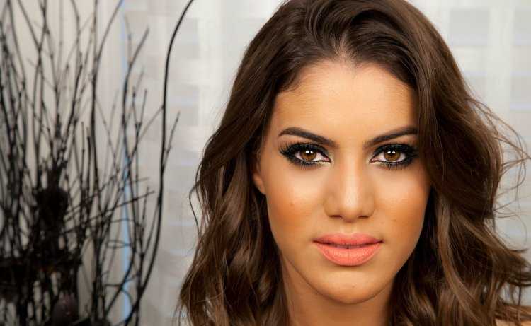 Девушки со смуглой кожей