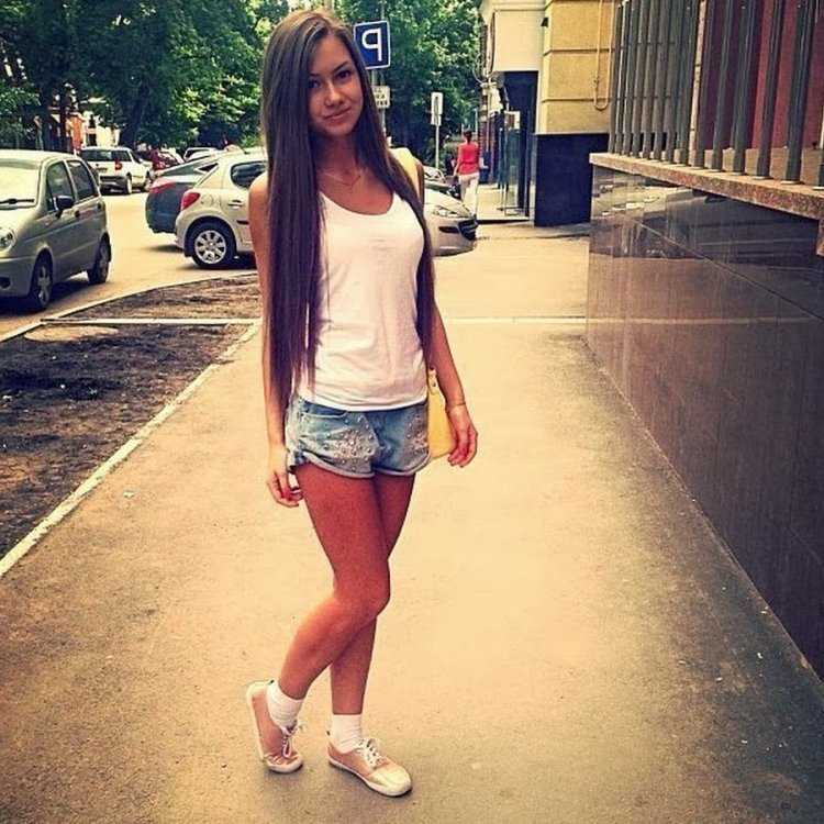 Брюнетка милашка47