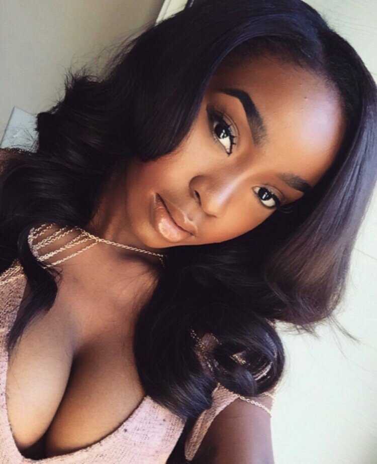 Courtney афроамериканка