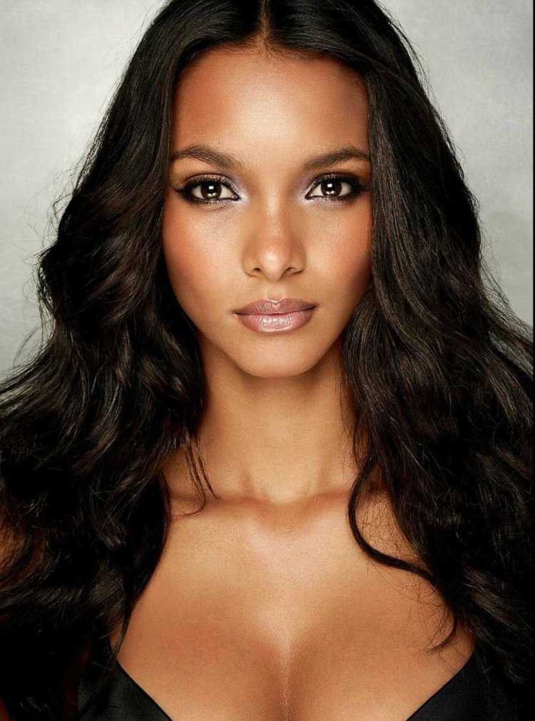 Модель Лаис Рибейро