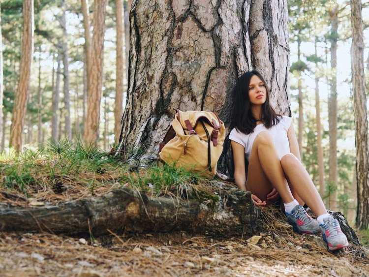 Девчонки в лесу