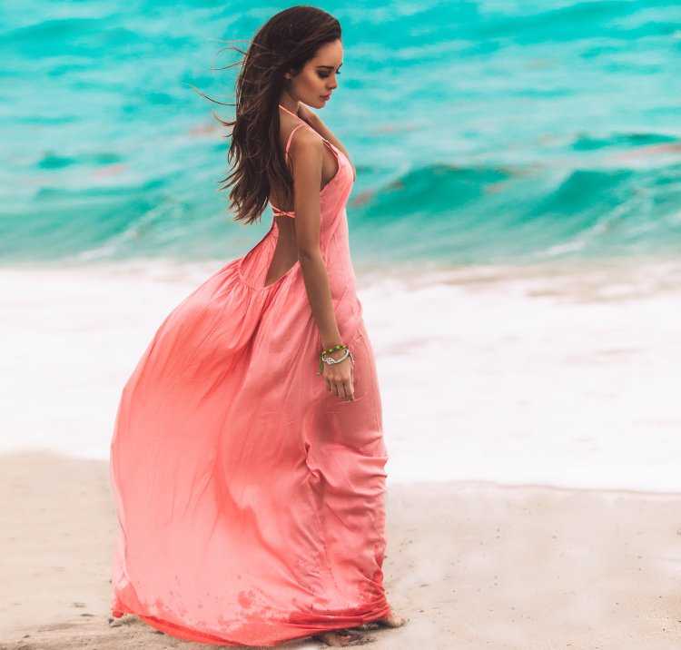 Фотосессия на море в длинном платье