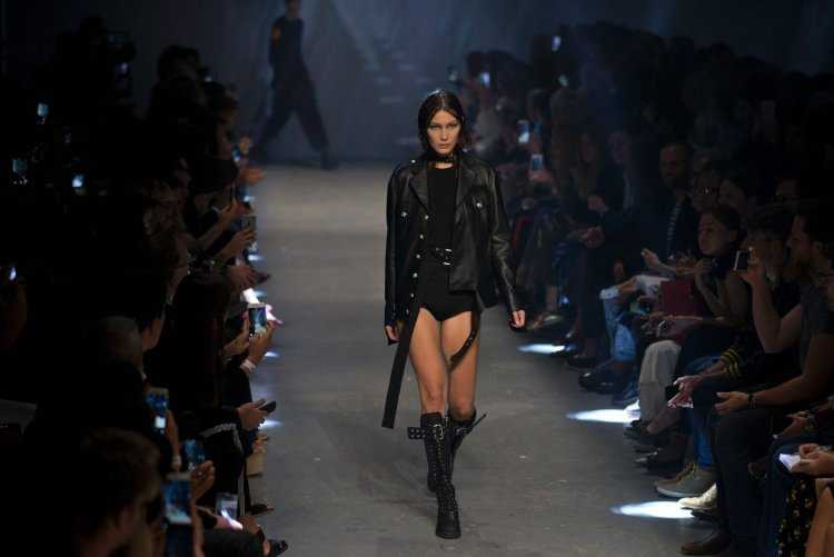 Мюглер одежда Белла Хадид