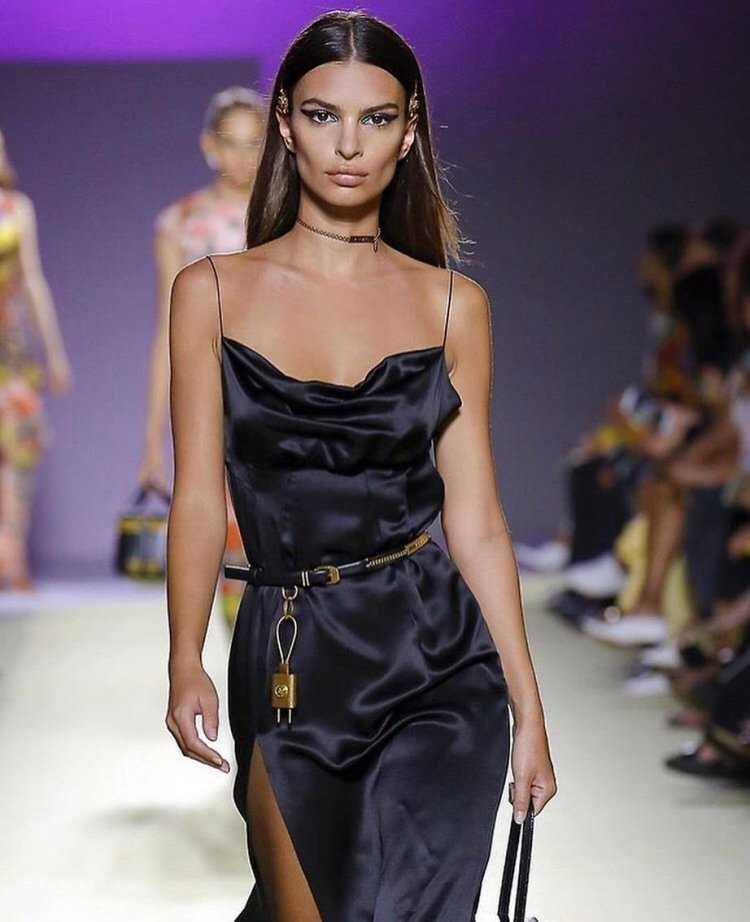 Модели показ мод