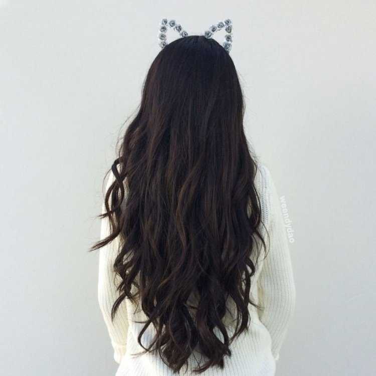 Черные волосы со спины