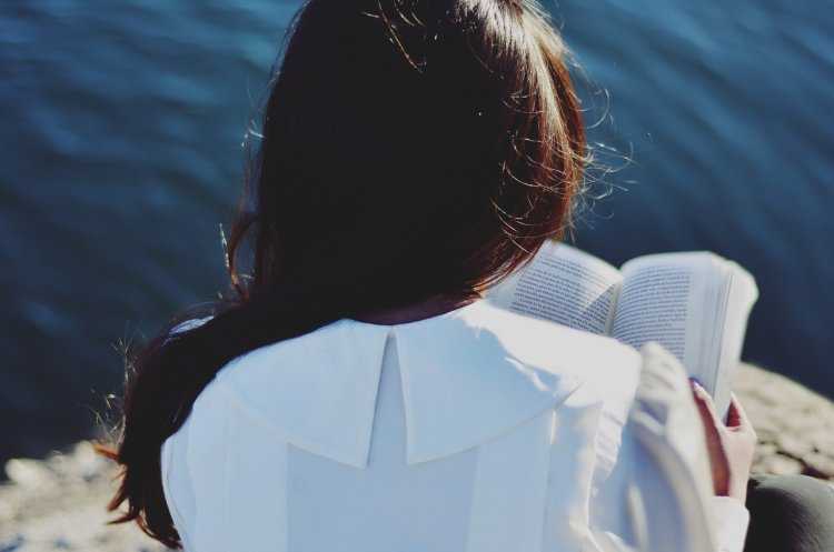 Девушка со спины